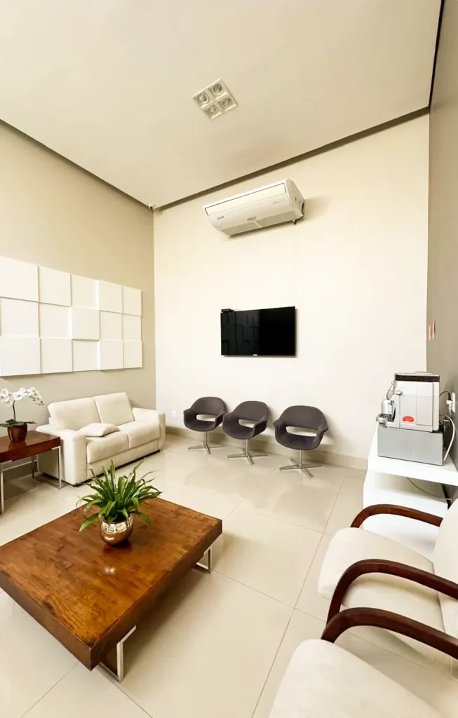 Dra Ayla Salle Dermatologia Marília/SP